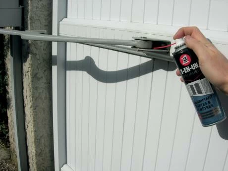 Lubrifiant Silicone Pour Portes Et Fenêtres - WD-40 Specialist 2 Lubrifiant Silicone Pour Portes Et Fenêtres - WD-40 Specialist – Image 2